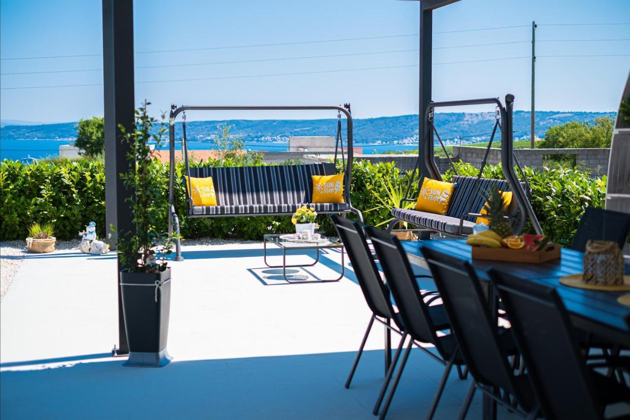 Villa Sky - Heating Pool Kaštel Novi Extérieur photo