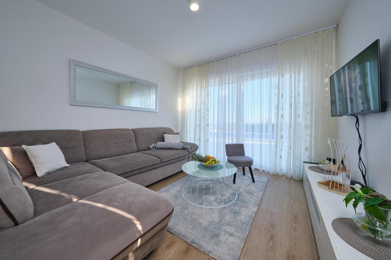 Villa Sky - Heating Pool Kaštel Novi Extérieur photo