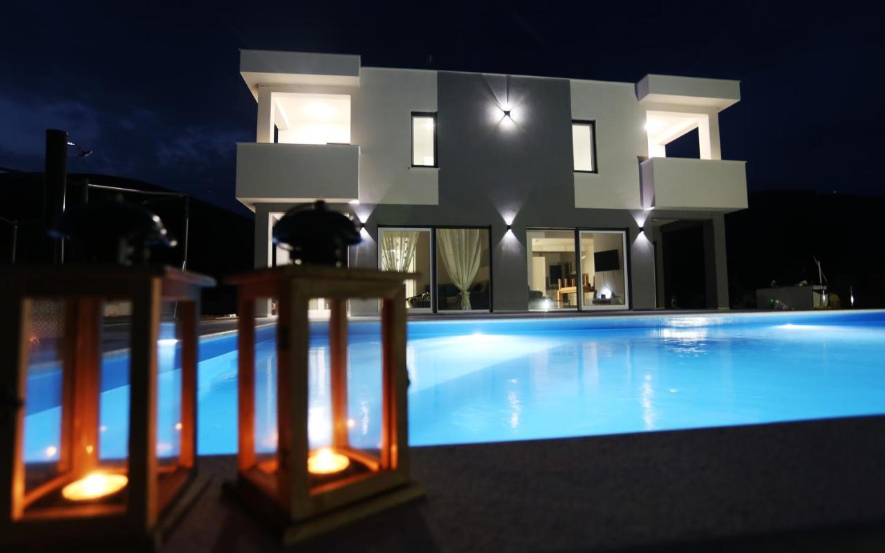 Villa Sky - Heating Pool Kaštel Novi Extérieur photo