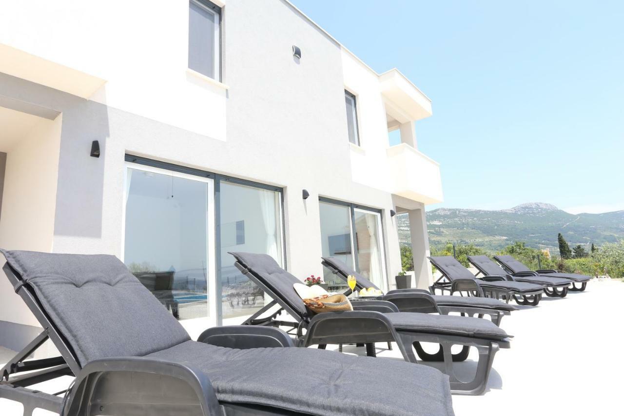 Villa Sky - Heating Pool Kaštel Novi Extérieur photo